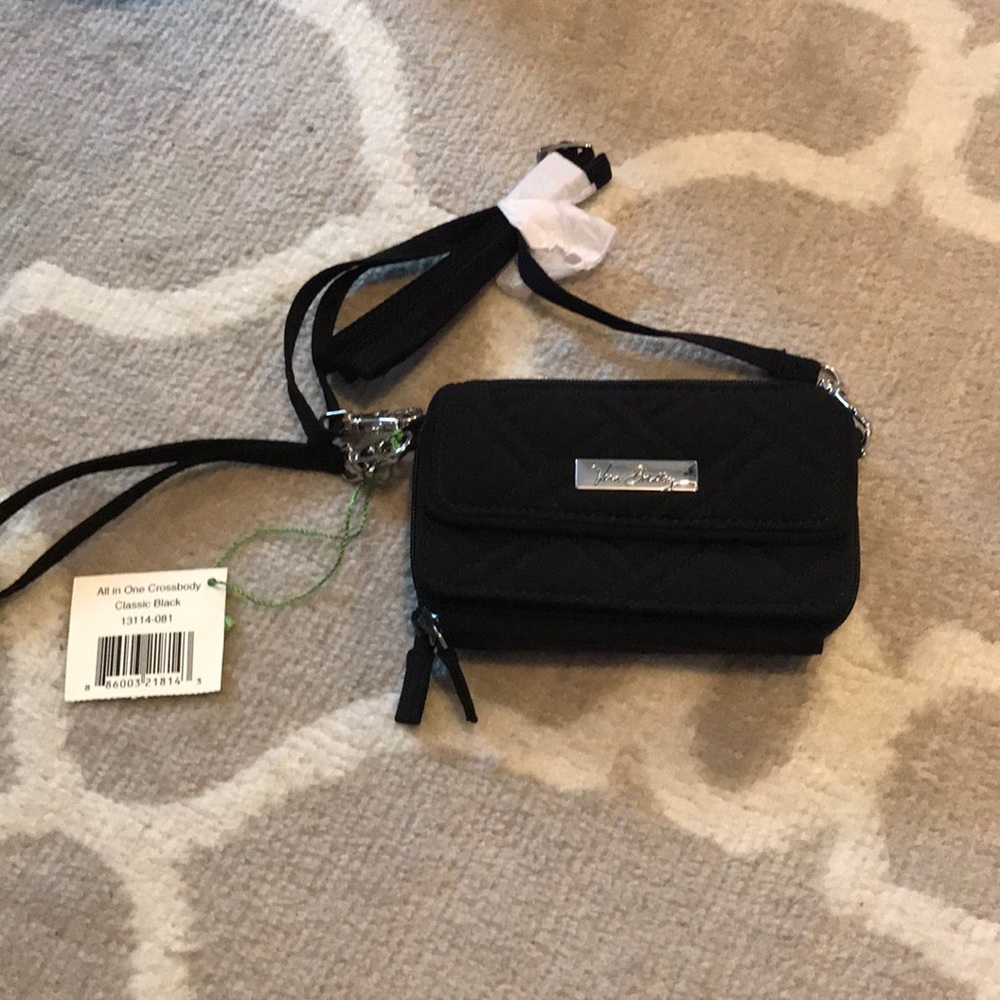 Vera Bradley Crossbody/Wristlet. All in one!